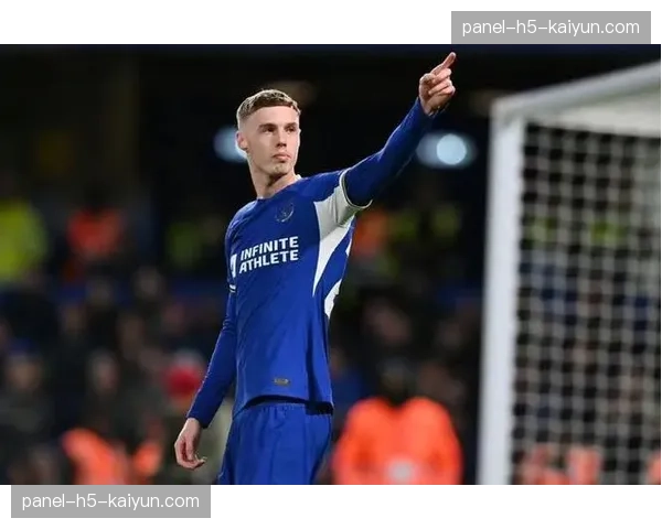 特写:帕尔默点射命中后,斯坦福桥球场的瞬间沉寂 特写:帕尔默点射命中后,斯坦福桥球场的瞬间沉寂